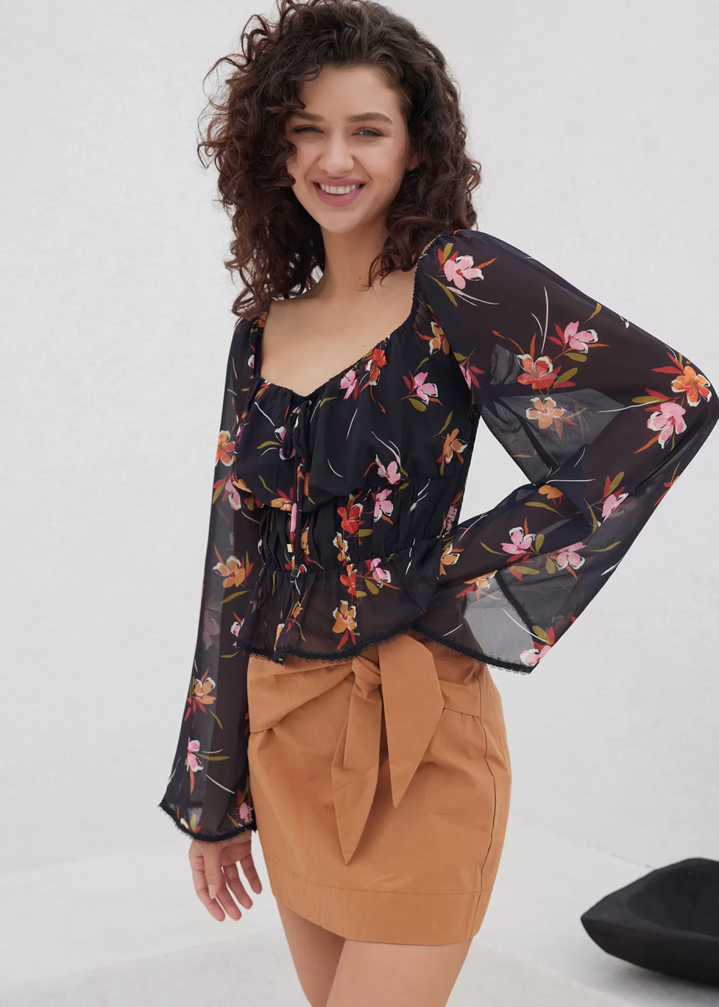 Lost + Wander Tops*Beachy Oasis Top BLACK-MULTI-FLORAL